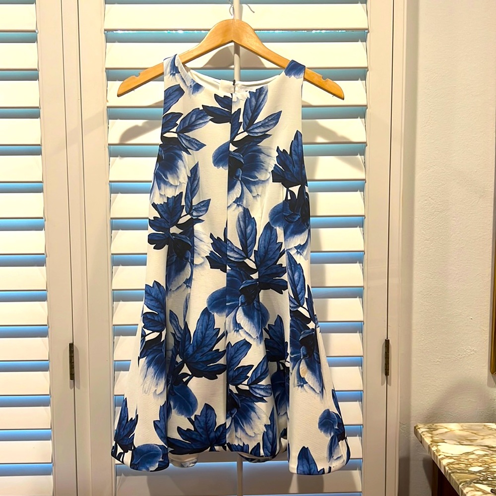 Keepsake the Label dress. Size Medium. White base with blue florals